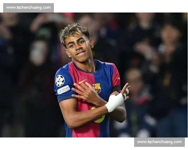 巴萨新星亚马尔恋上 30 岁网红：13 岁年龄差引爆舆论