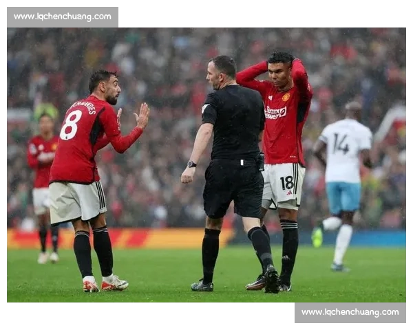 曼联死忠网红飞铲特维斯酿冲突！野兽 4 球回击梦剧场嘘声