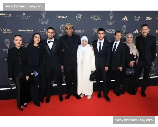 父爱如山！亚马尔父亲 39 岁生日晒合影：10 号传承，儿子未来可期