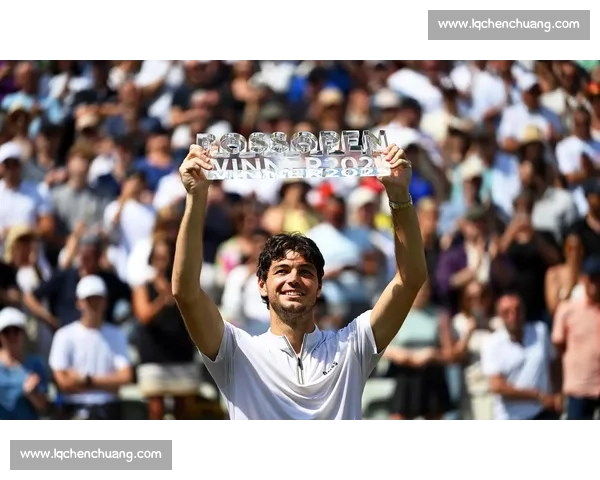 弗里茨直落两盘横扫阿利亚西姆，强势晋级斯图加特大师赛决赛