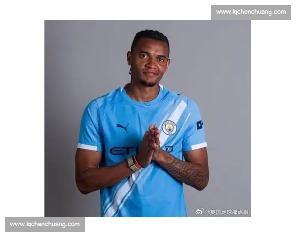 曼城定妆照集体搓手引热议：这是什么神秘仪式？