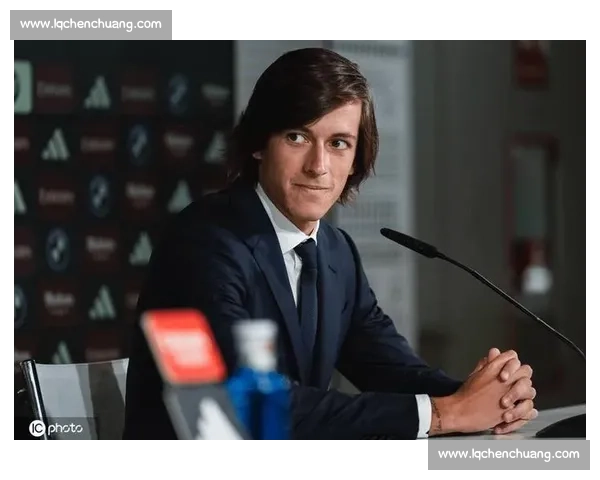 本菲卡官宣阿尔瓦罗离队！皇马 5000 万欧解约金谈判进入关键阶段